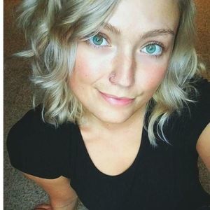 Meet your Posher, Chanel